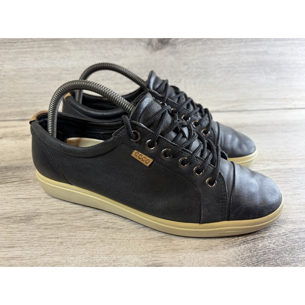 Ecco Shoes Womens Size 7 Soft‎ 8 Black Leather Low Top Round Toe Comfort Sneaker